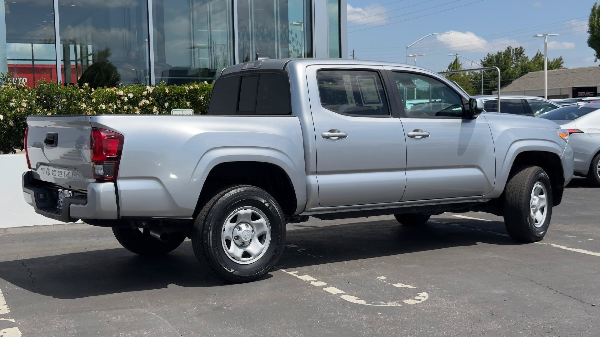 Used 2022 Toyota Tacoma SR w/ SR Convenience Package RWD image 4