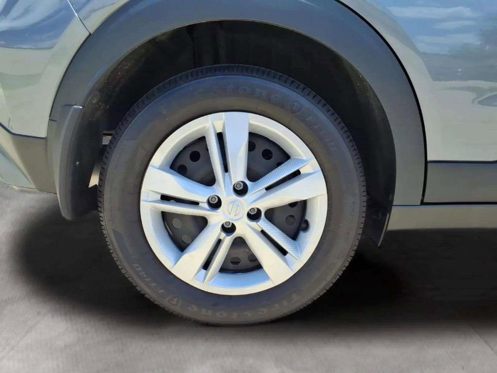 Used 2025 Nissan Kicks Play S image 20