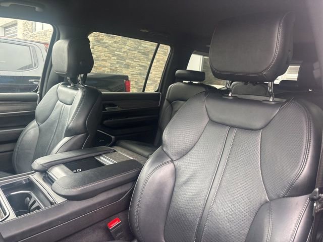 Used 2024 Jeep Wagoneer Series II image 7