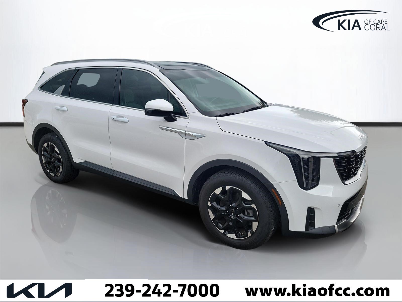 Certified 2025 Kia Sorento S w/ Panoramic Sunroof Package