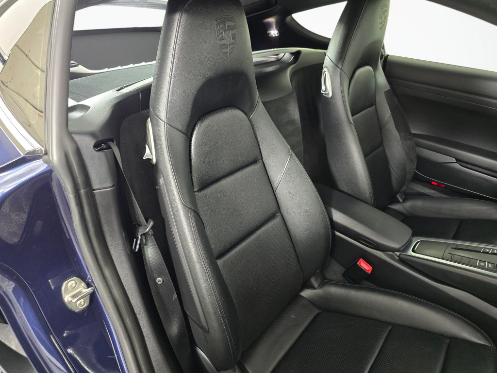 Used 2018 Porsche 718 Cayman RWD image 33