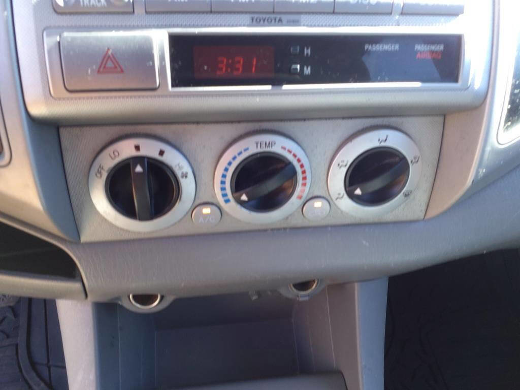 Used 2005 Toyota Tacoma PreRunner image 13