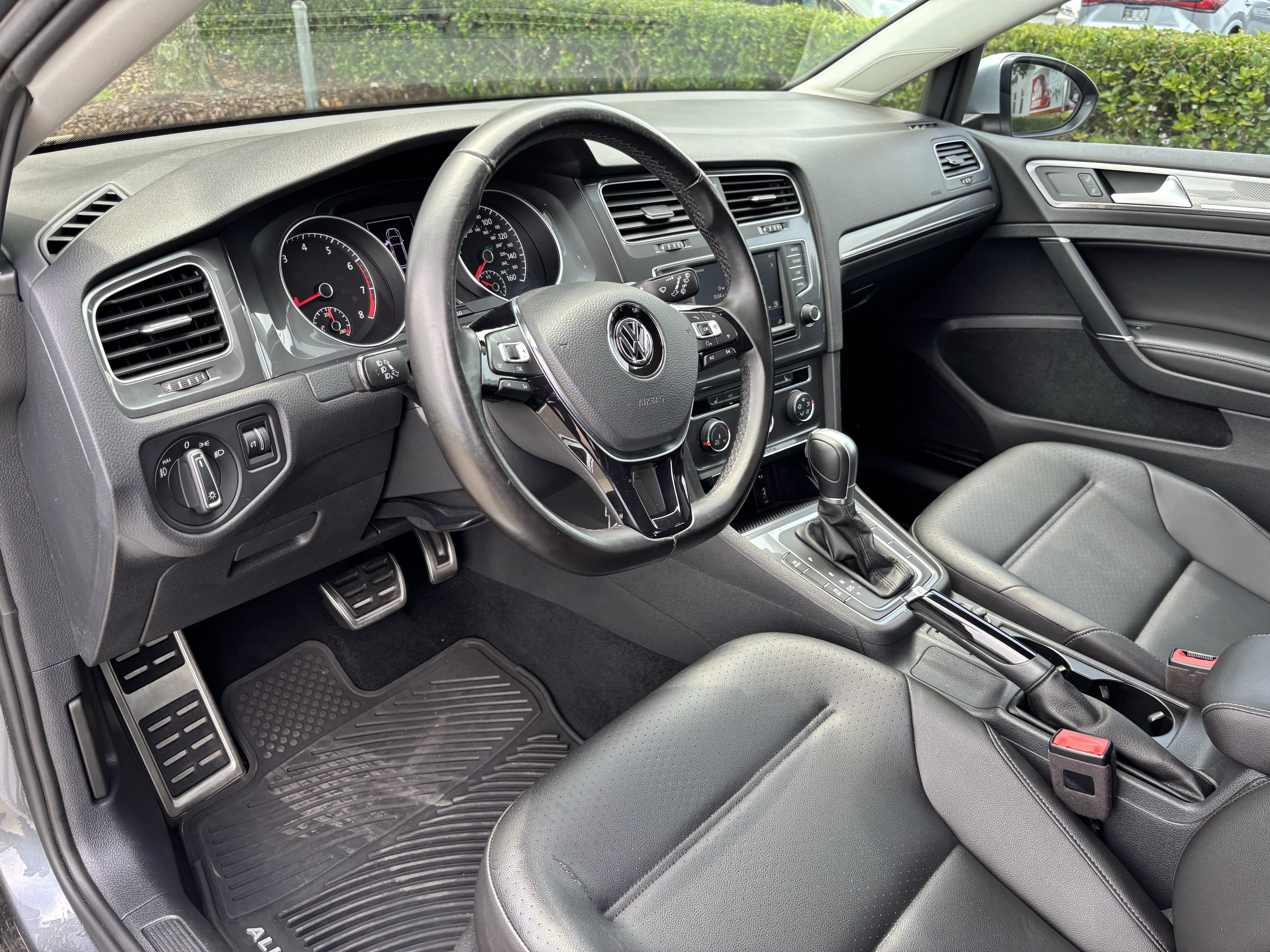 Used 2017 Volkswagen Golf Alltrack S AWD/4WD image 17