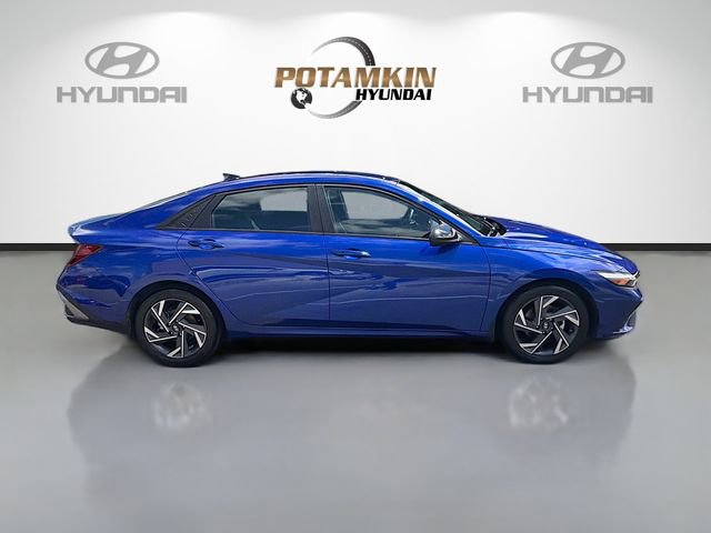Certified 2025 Hyundai Elantra Sport FWD image 4