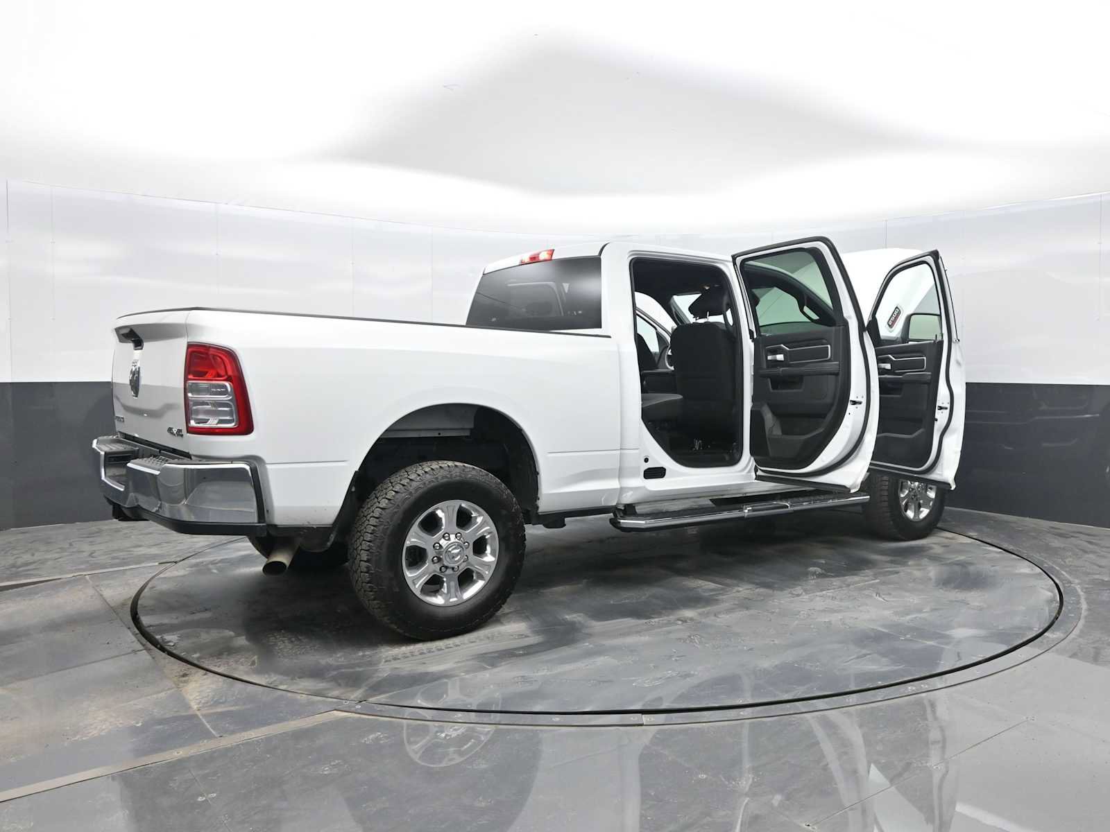 Used 2024 RAM 2500 Big Horn image 30