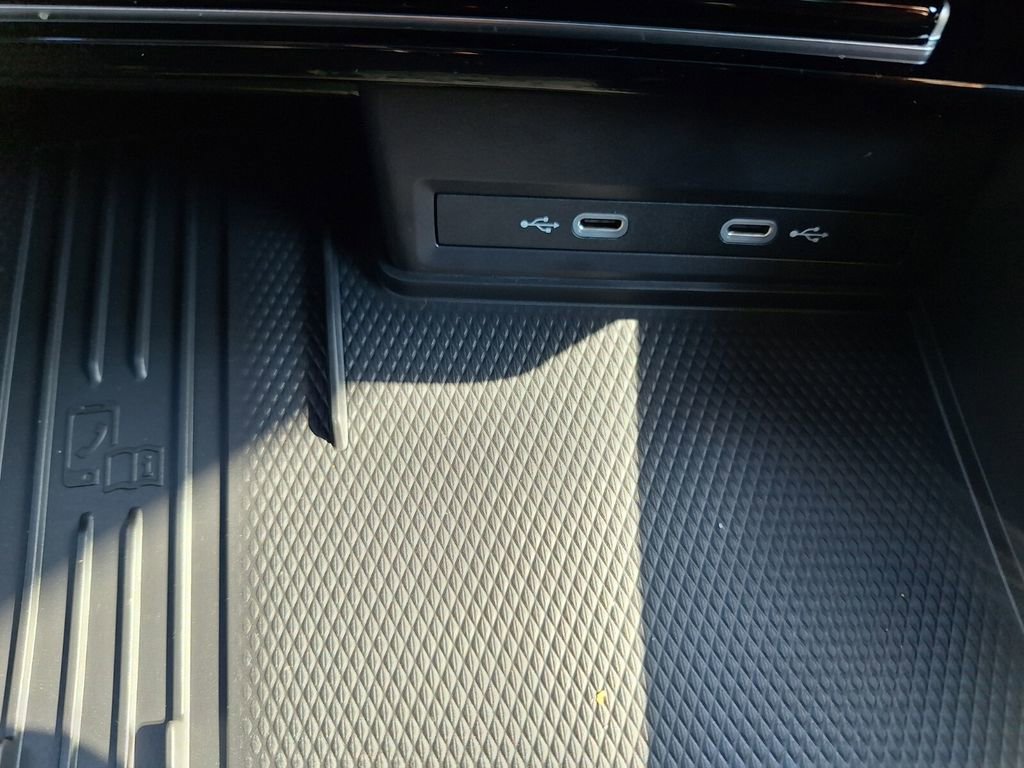 New 2025 Volkswagen Atlas SEL image 17