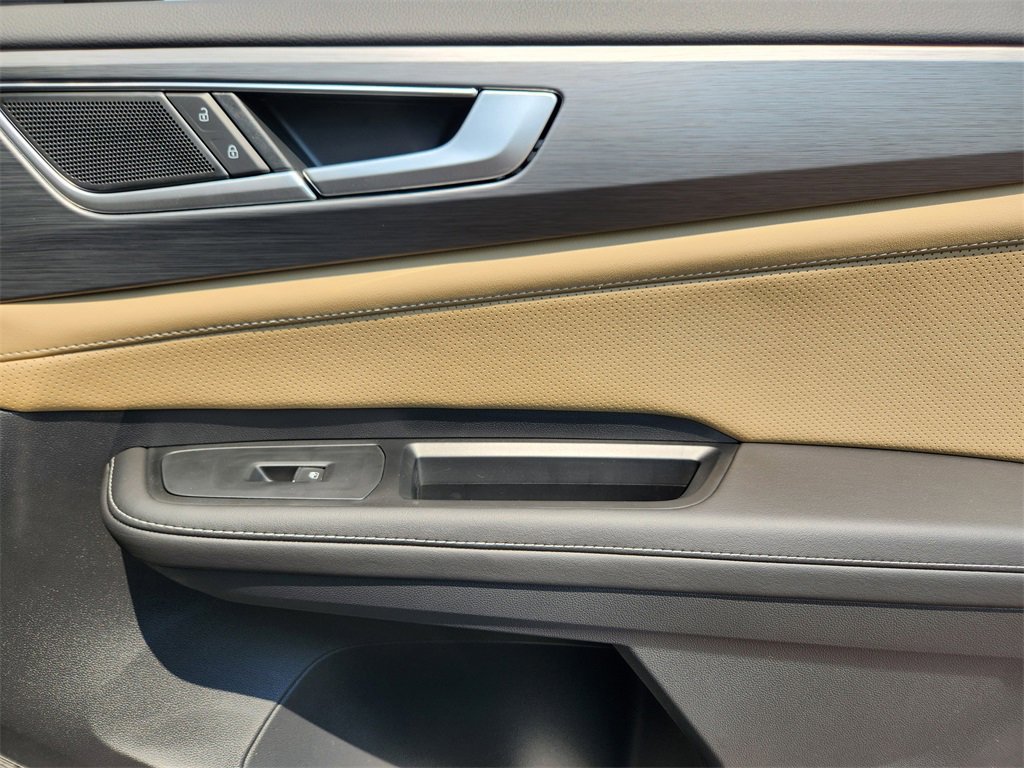 New 2025 Volkswagen Atlas Cross Sport SE image 18