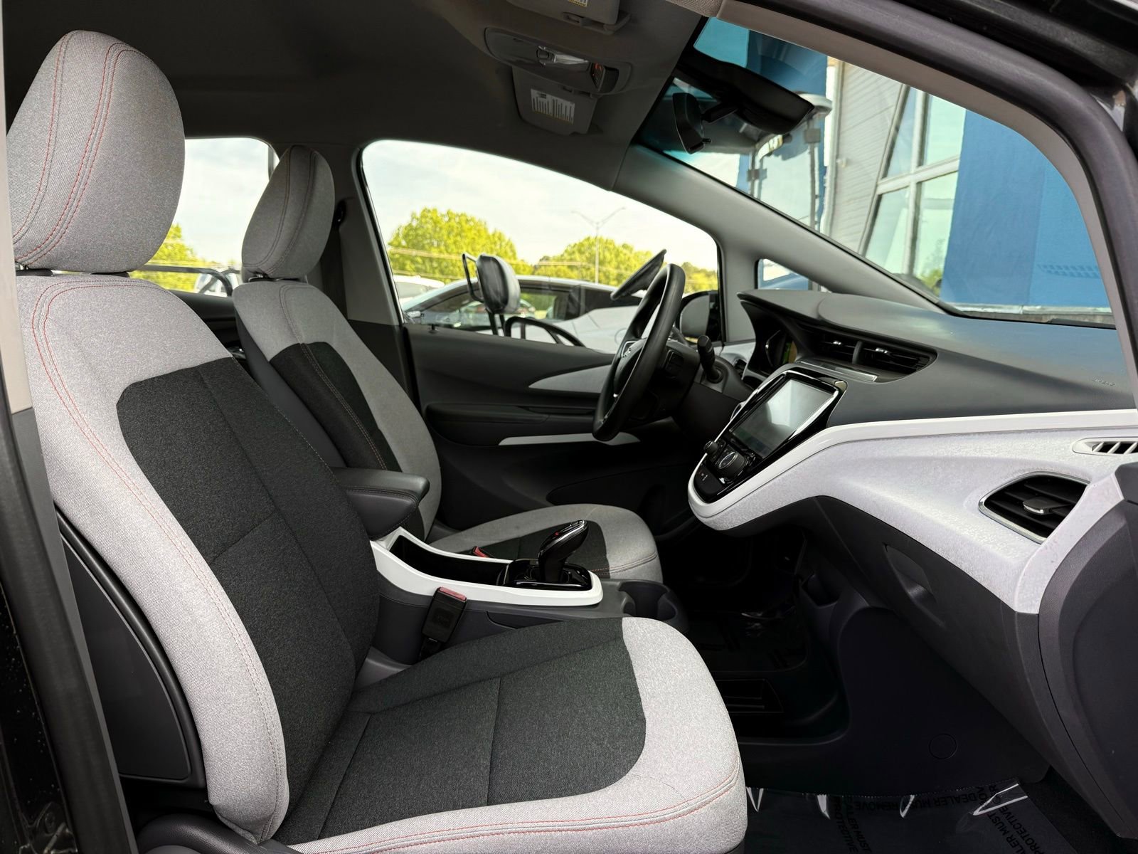 Used 2018 Chevrolet Bolt LT FWD image 23