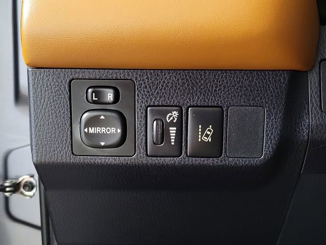 Used 2018 Toyota RAV4 SE w/ Power Extra Value Package FWD image 24