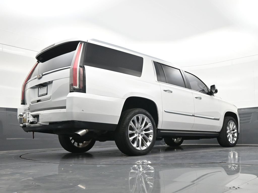 Used 2019 Cadillac Escalade ESV Premium Luxury RWD image 31