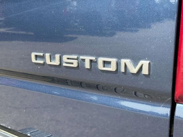 Used 2020 Chevrolet Silverado 1500 Custom w/ Custom Value Package AWD/4WD image 7