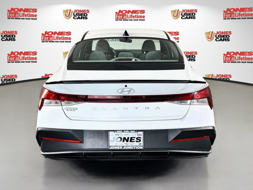 Certified 2025 Hyundai Elantra Sport FWD image 15