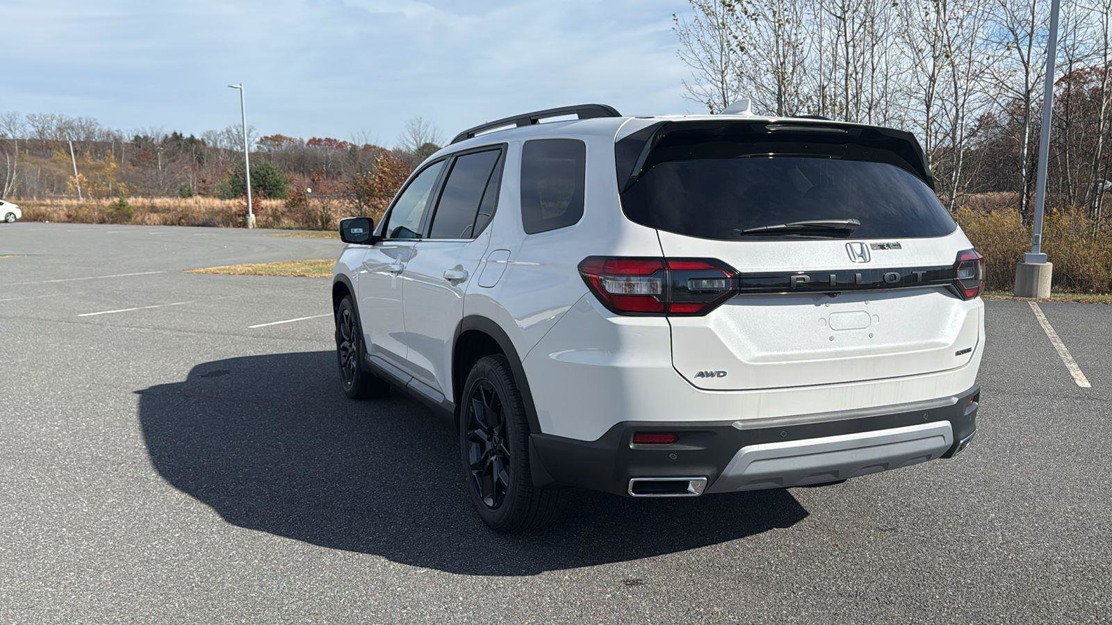New 2025 Honda Pilot Touring image 10