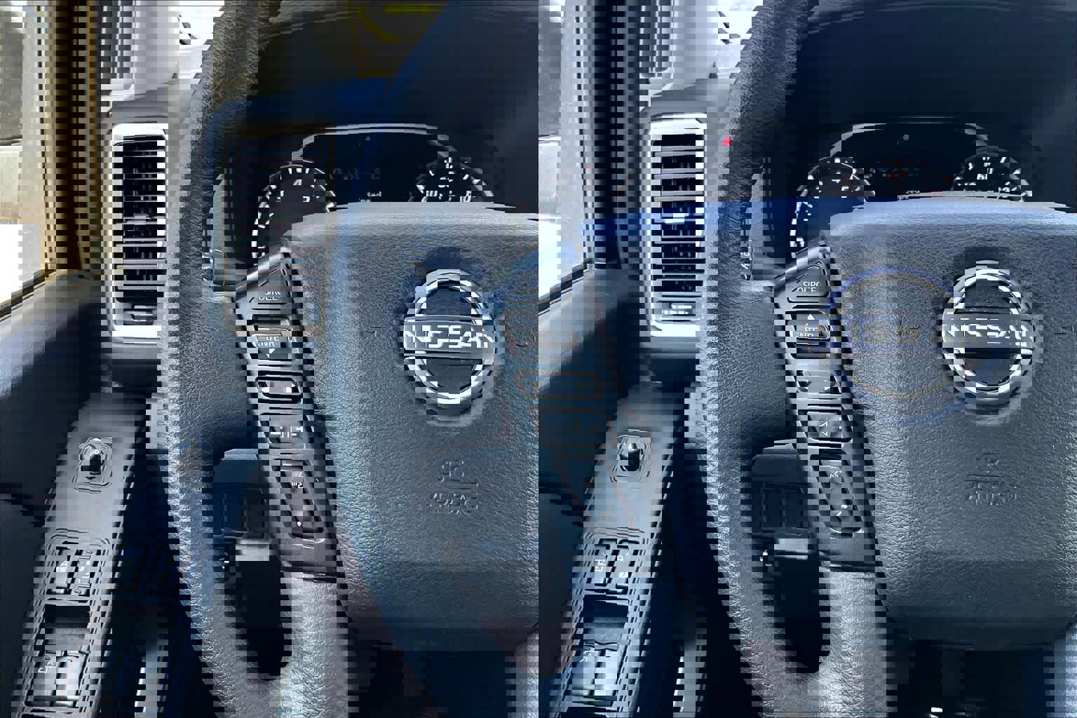 Used 2023 Nissan Frontier SV w/ Technology Package image 23