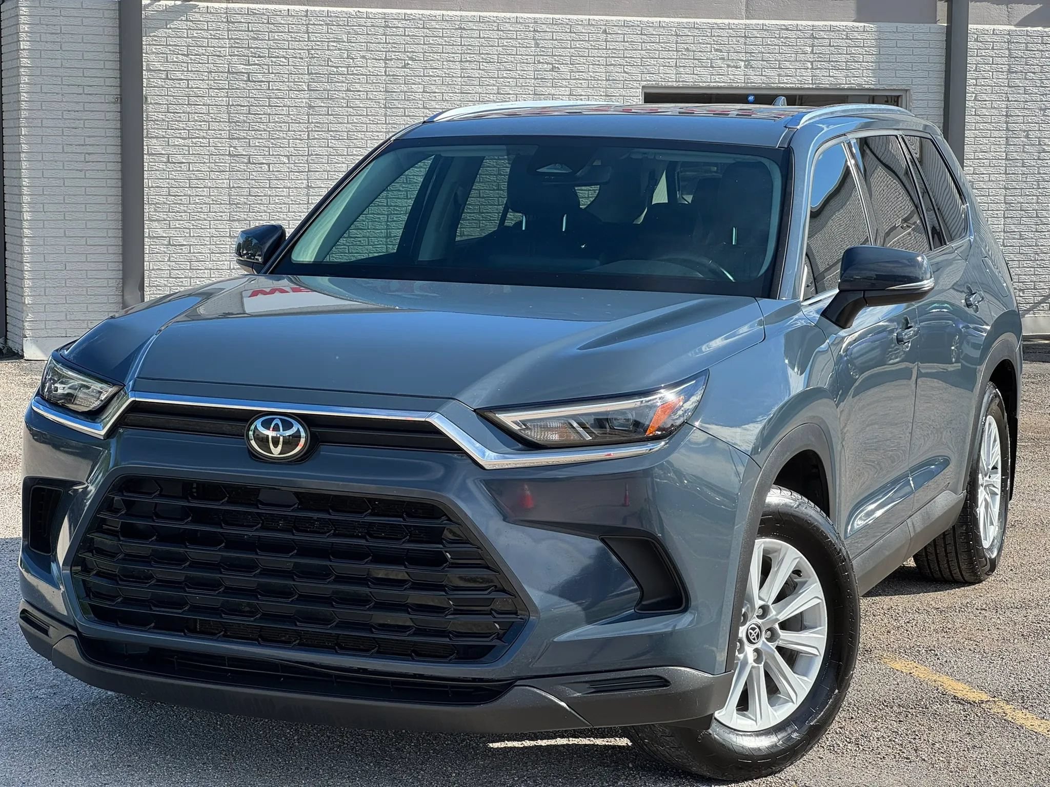 Used 2024 Toyota Grand Highlander FWD image 2