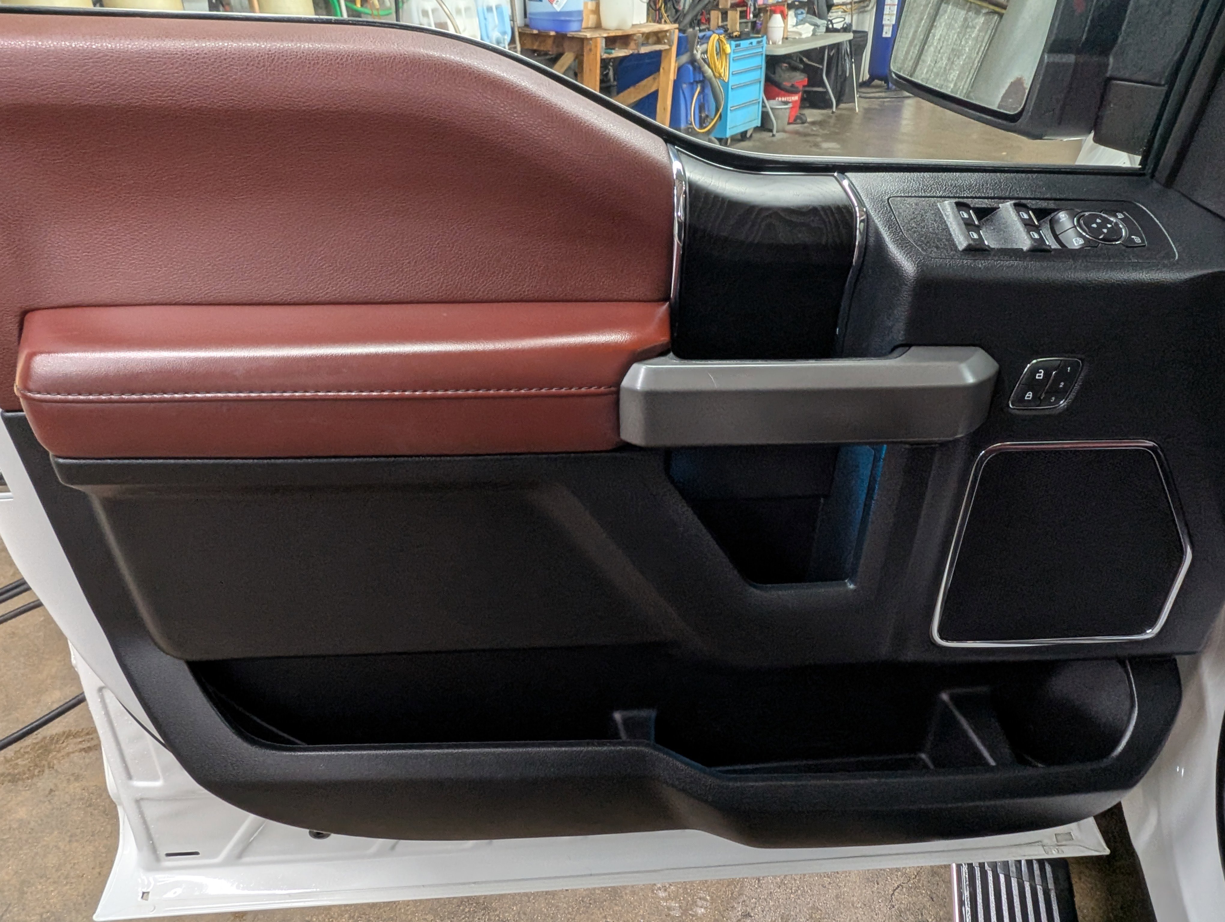 Used 2020 Ford F150 Platinum w/ Equipment Group 701A Luxury image 10