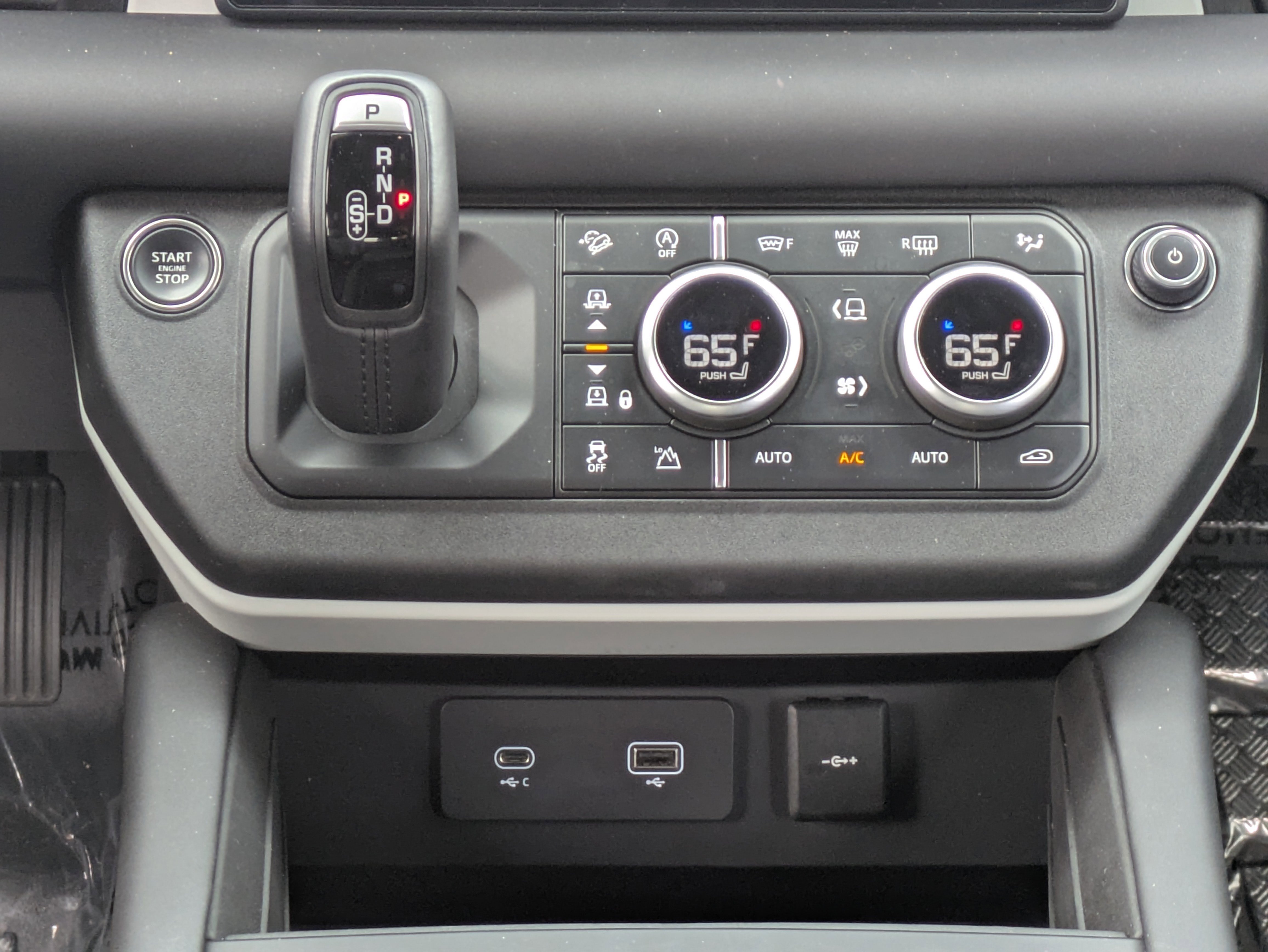 Used 2024 Land Rover Defender 110 S image 20