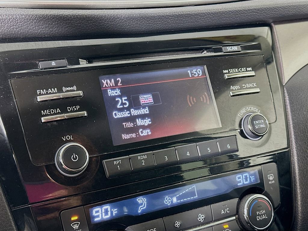 Used 2015 Nissan Rogue SV image 21