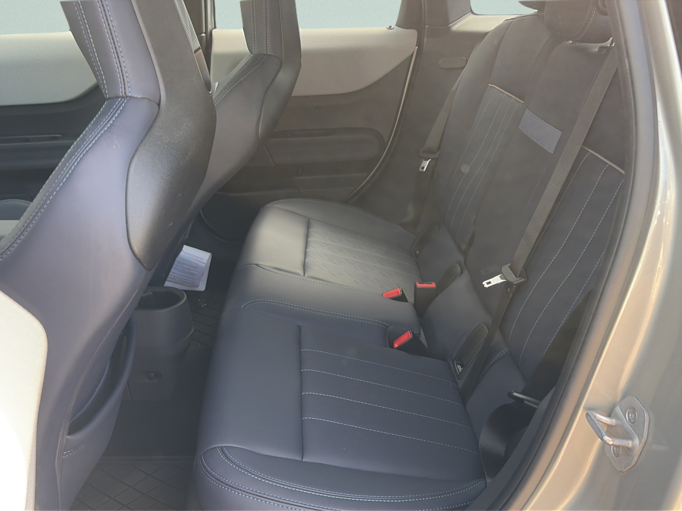 Used 2025 MINI Cooper 4-Door Hardtop FWD image 10