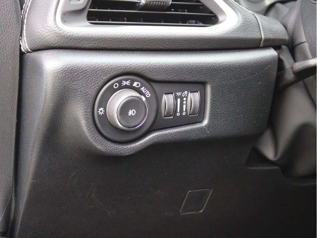 New 2026 Chrysler Pacifica Select image 15