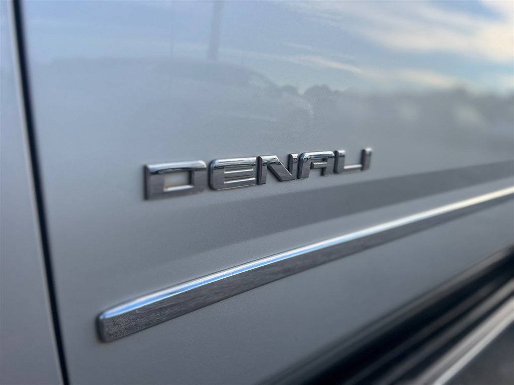 Used 2015 GMC Yukon Denali w/ Open Road Package image 12