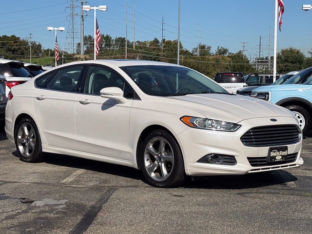 Used 2015 Ford Fusion SE w/ Equipment Group 201A FWD image 21