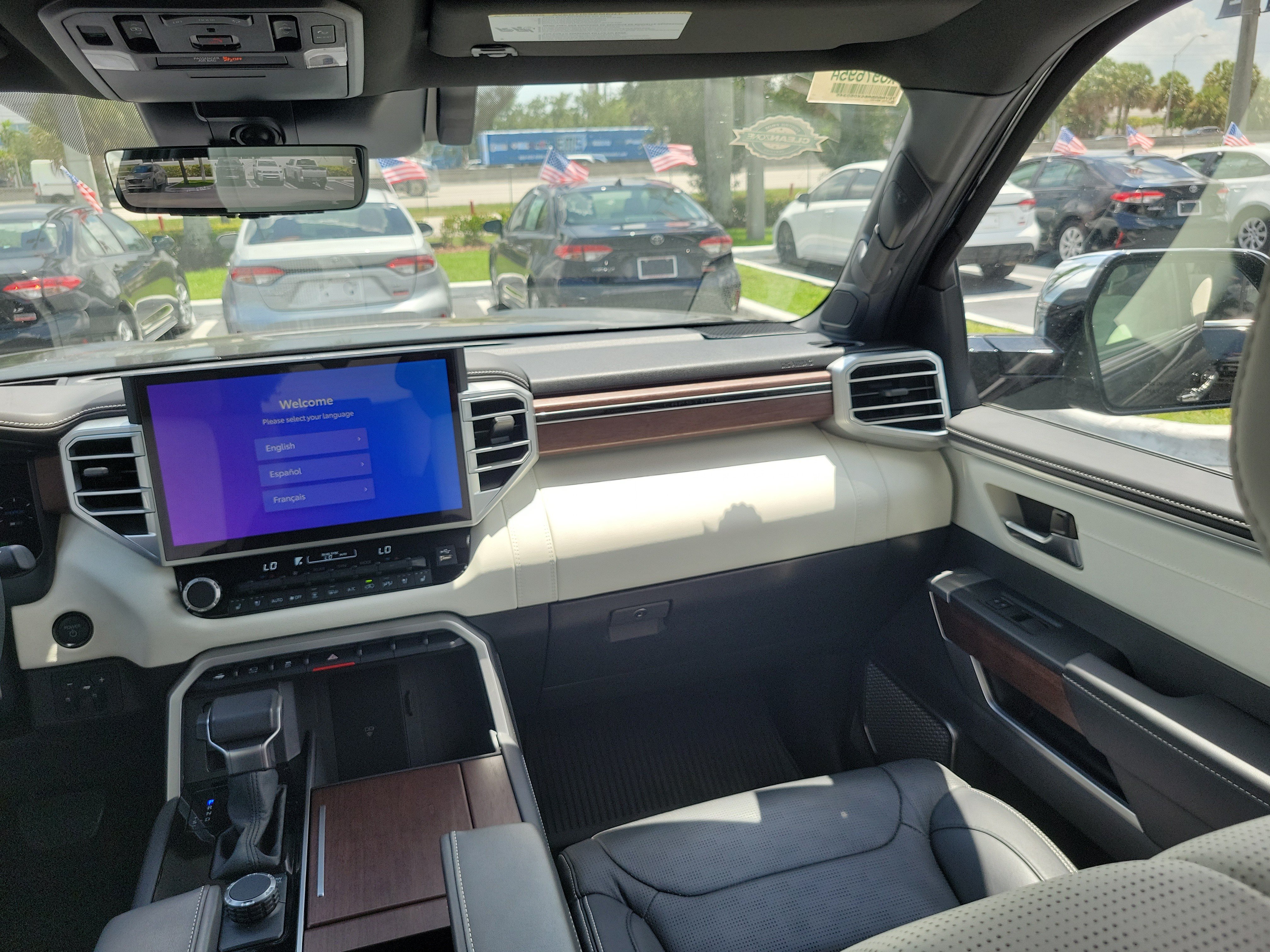 Used 2025 Toyota Sequoia Capstone AWD/4WD image 17