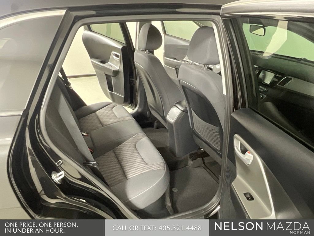 Used 2017 Kia Niro FE FWD image 16