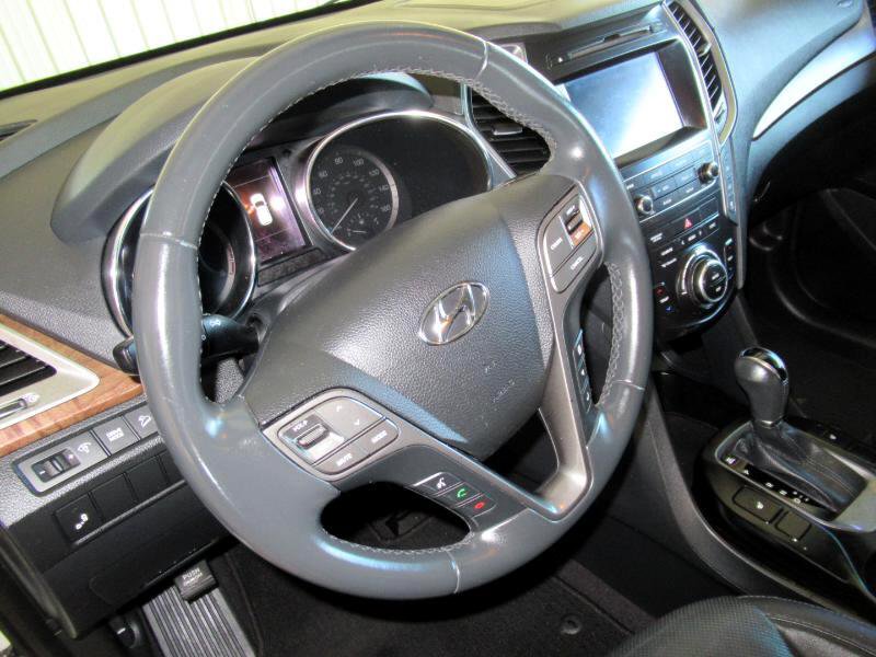Used 2017 Hyundai Santa Fe Limited image 10
