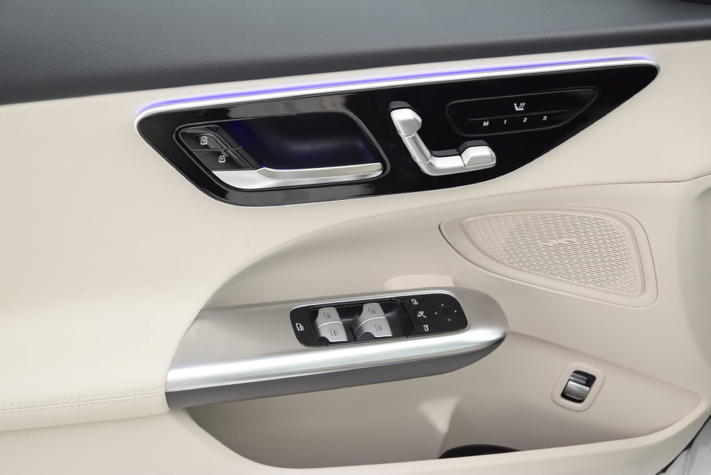 New 2026 Mercedes-Benz C 300 4MATIC Sedan image 21