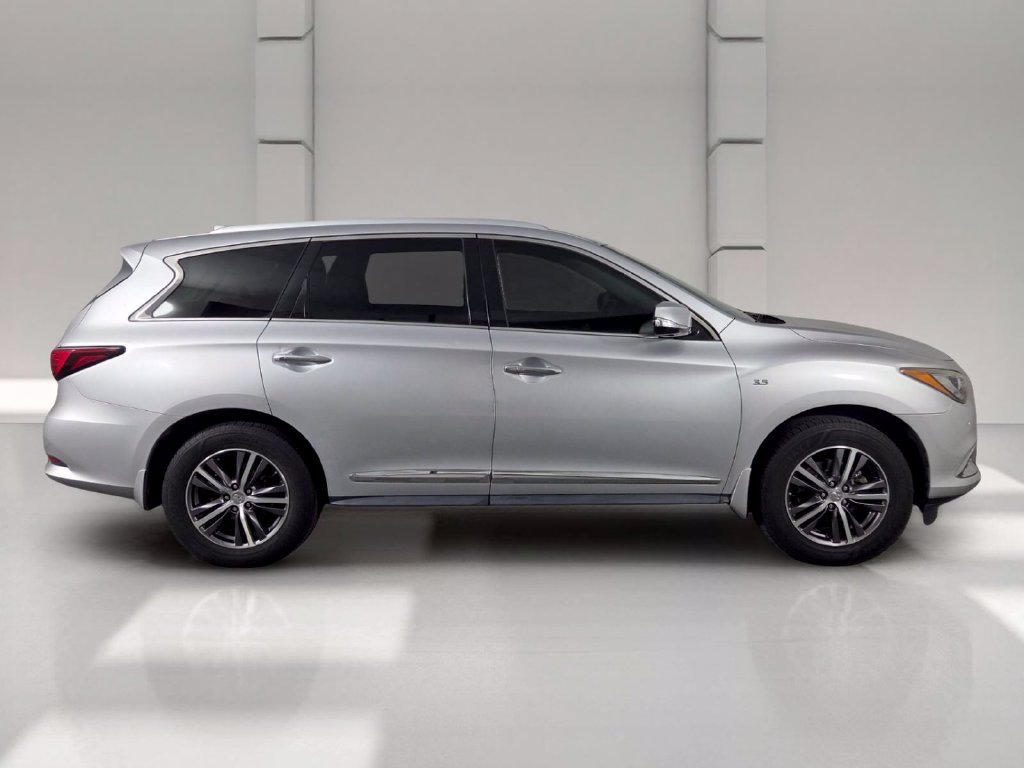 Used 2019 INFINITI QX60 Luxe w/ Essential Package FWD image 4