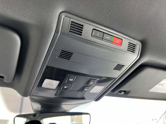 Used 2025 Volkswagen Jetta Sport image 30