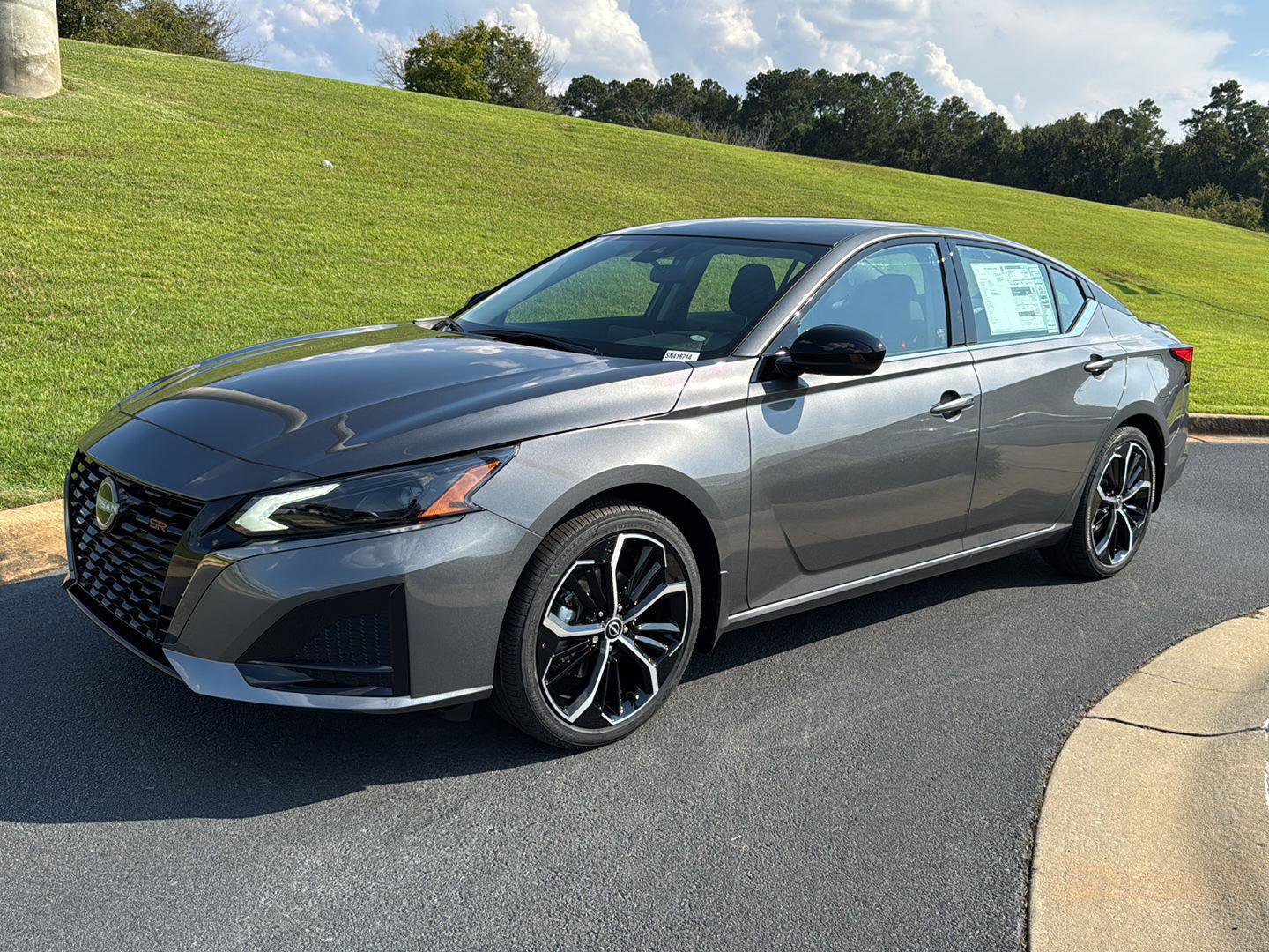 New 2025 Nissan Altima 2.5 SR