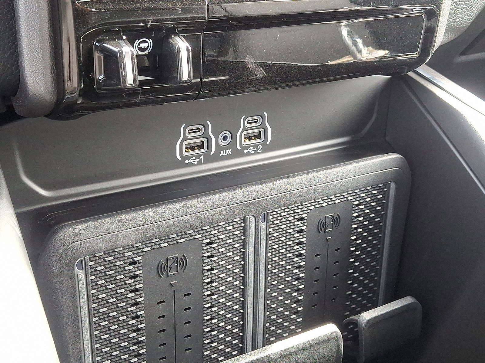 New 2025 RAM 2500 Laramie AWD/4WD image 11