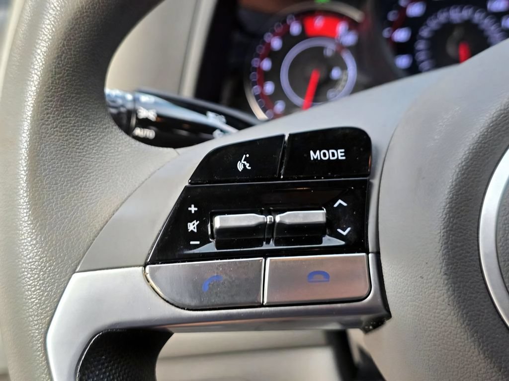 Used 2022 Hyundai Elantra SEL FWD image 35
