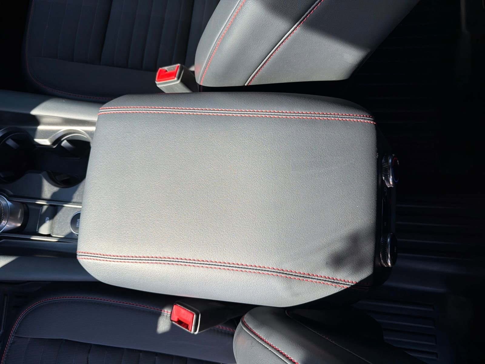 Certified 2025 Ford Explorer ST-Line w/ Premium Package image 26