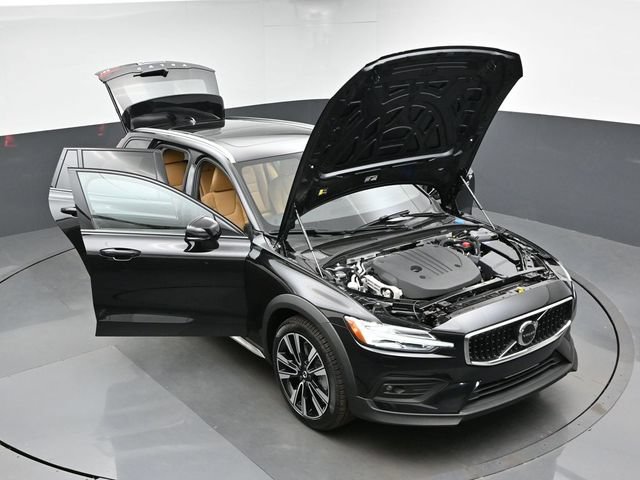 New 2026 Volvo V60 B5 Cross Country Ultra w/ Climate Package AWD/4WD image 51
