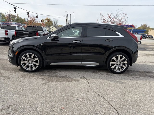 Used 2023 Cadillac XT4 Premium Luxury image 3