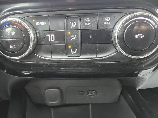 Used 2024 Chevrolet Trax LT FWD image 23