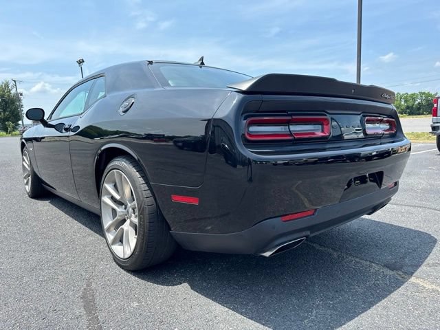 Used 2020 Dodge Challenger R/T RWD image 11