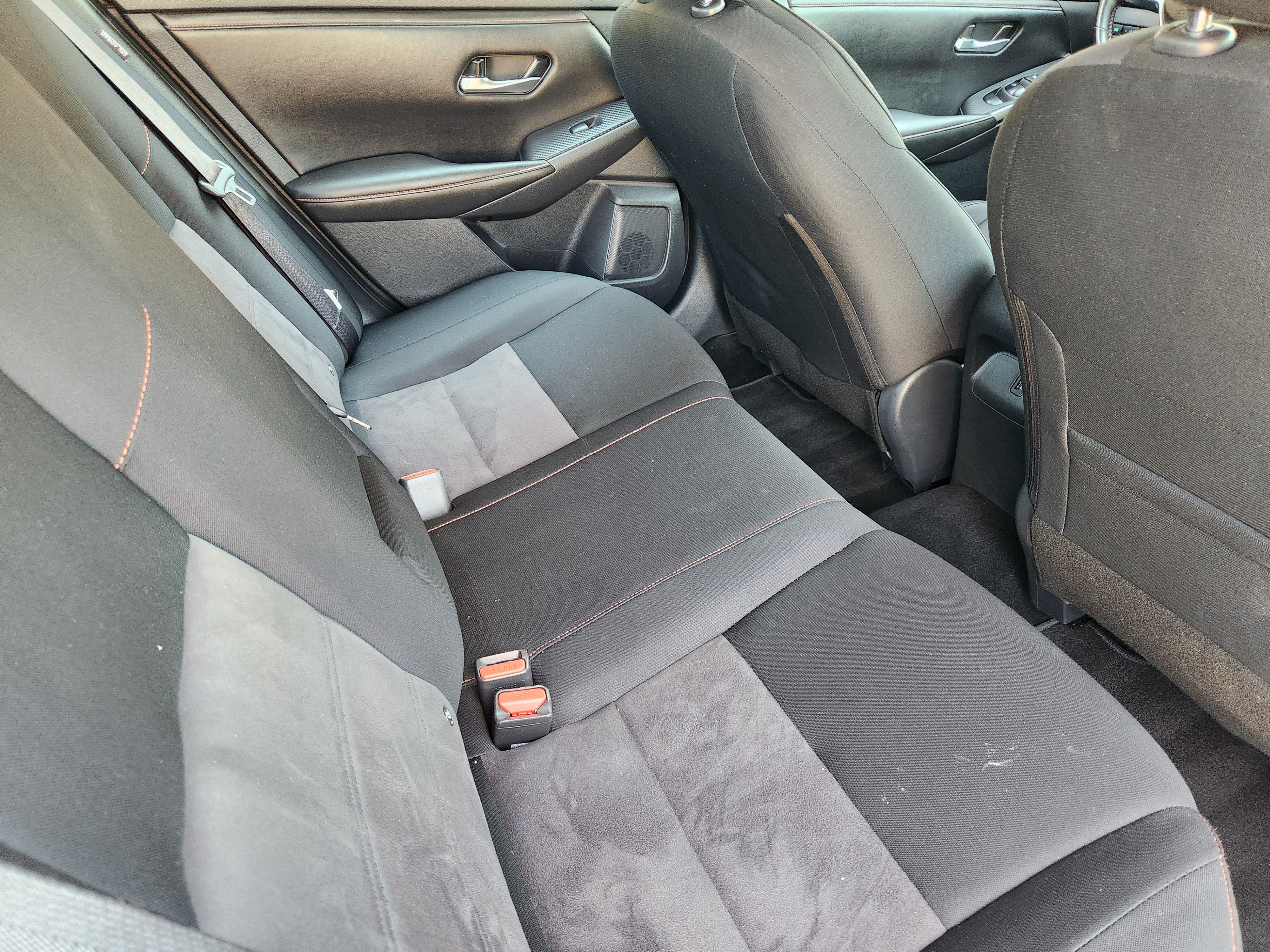 Used 2025 Nissan Sentra SR FWD image 34