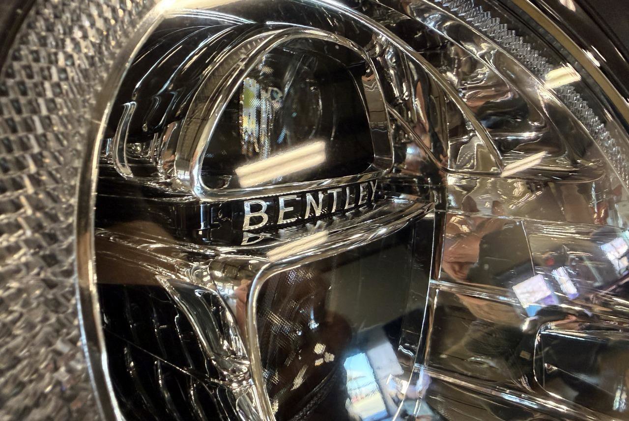 Used 2018 Bentley Bentayga image 41
