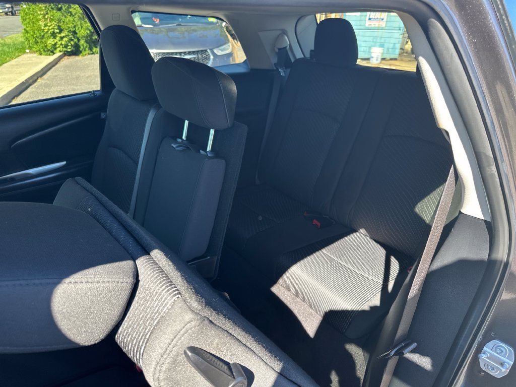 Used 2018 Dodge Journey SE FWD image 17