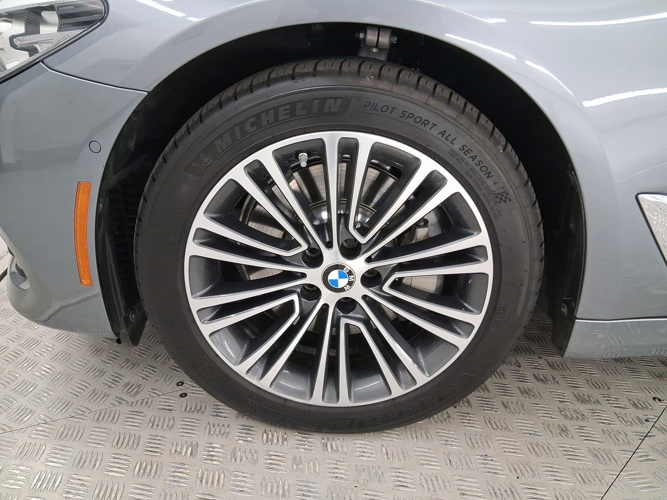 Used 2017 BMW 540i image 11
