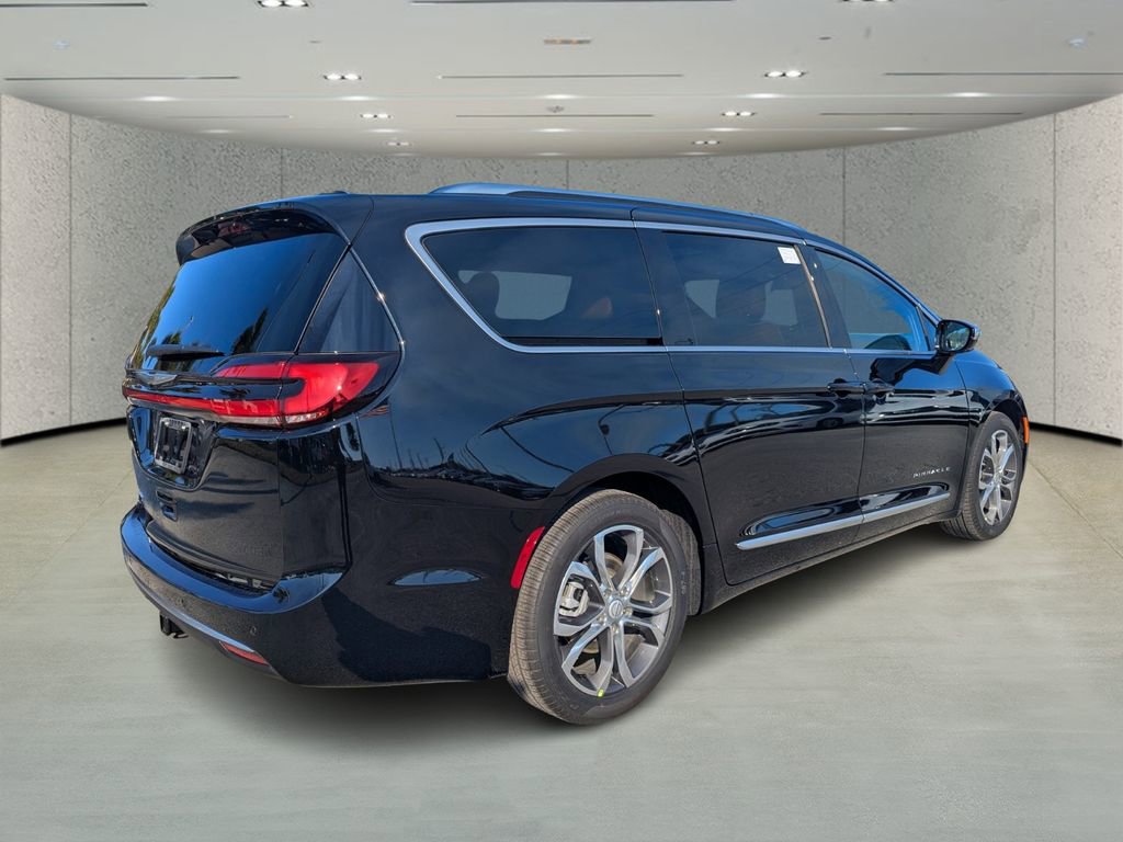 New 2026 Chrysler Pacifica Pinnacle w/ Trailer Tow Group image 4