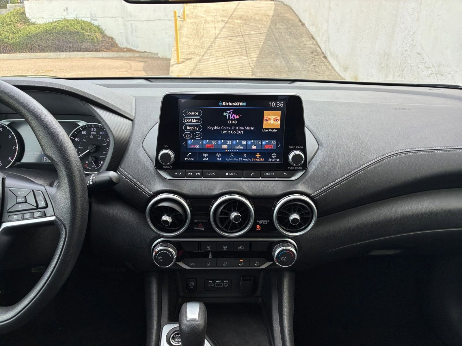 Used 2025 Nissan Sentra SV FWD image 17