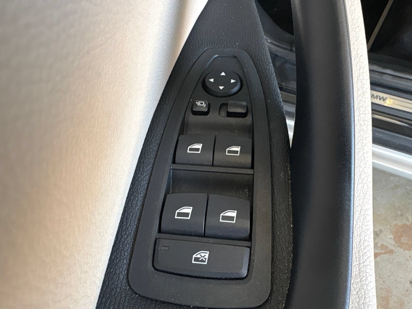 Used 2022 BMW X1 sDrive28i w/ Convenience Package FWD image 12