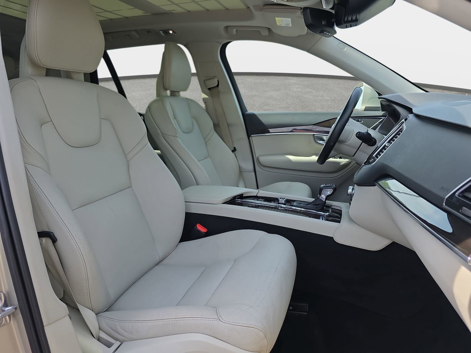 Used 2018 Volvo XC90 T6 Momentum w/ Convenience Package AWD/4WD image 10