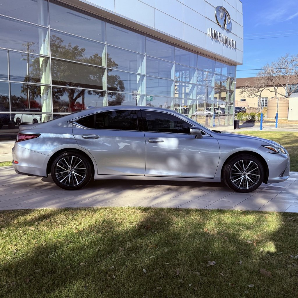 Used 2024 Lexus ES 350 w/ Premium Package image 5