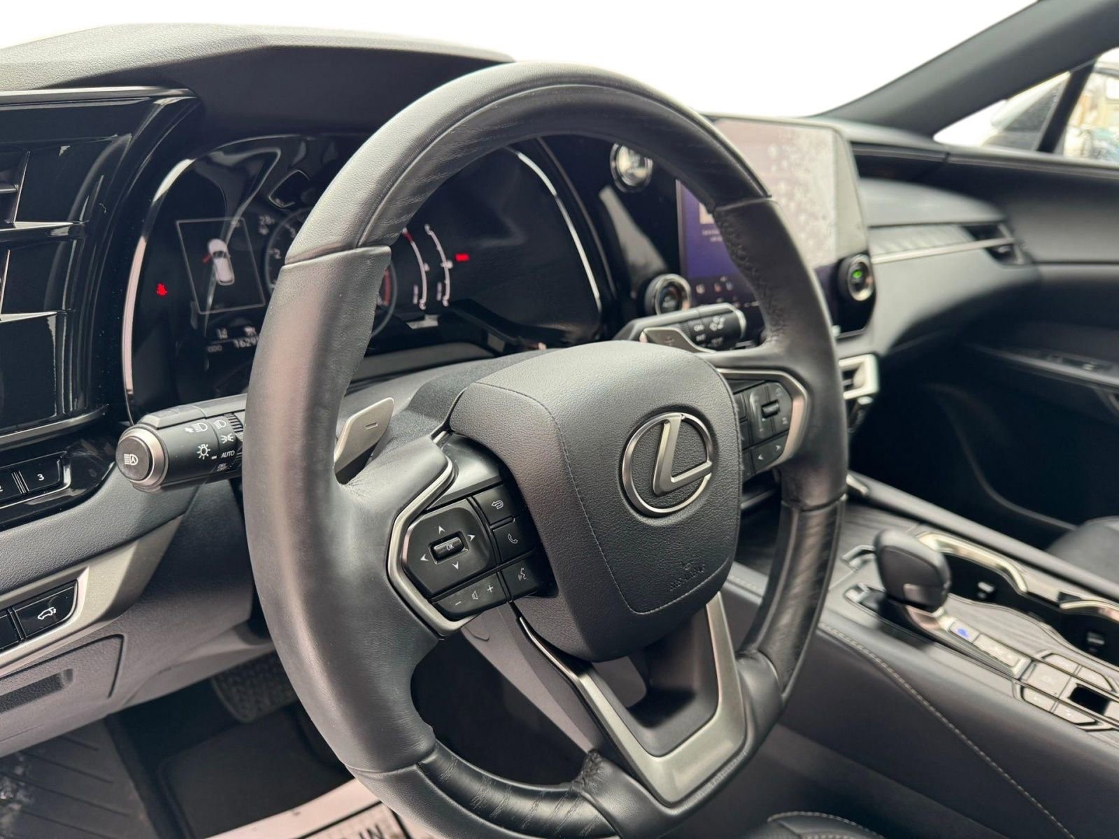 Used 2023 Lexus RX 350 Premium w/ Accessory Package (Z1) AWD/4WD image 12